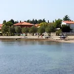 With Parking Space Novigrad - 7053 Daire Novigrad Istria